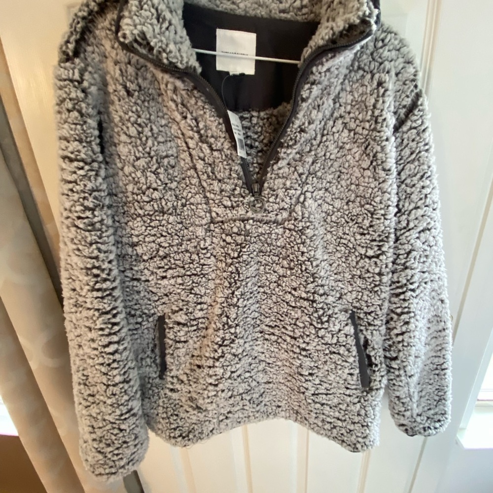 New Gray Sherpa sweater size medium